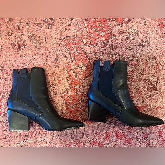 Kendall & Kylie Finigan Black Pointed Toe Ankle Booties, Size: 8, Vegan Leather - Picture 10 of 11